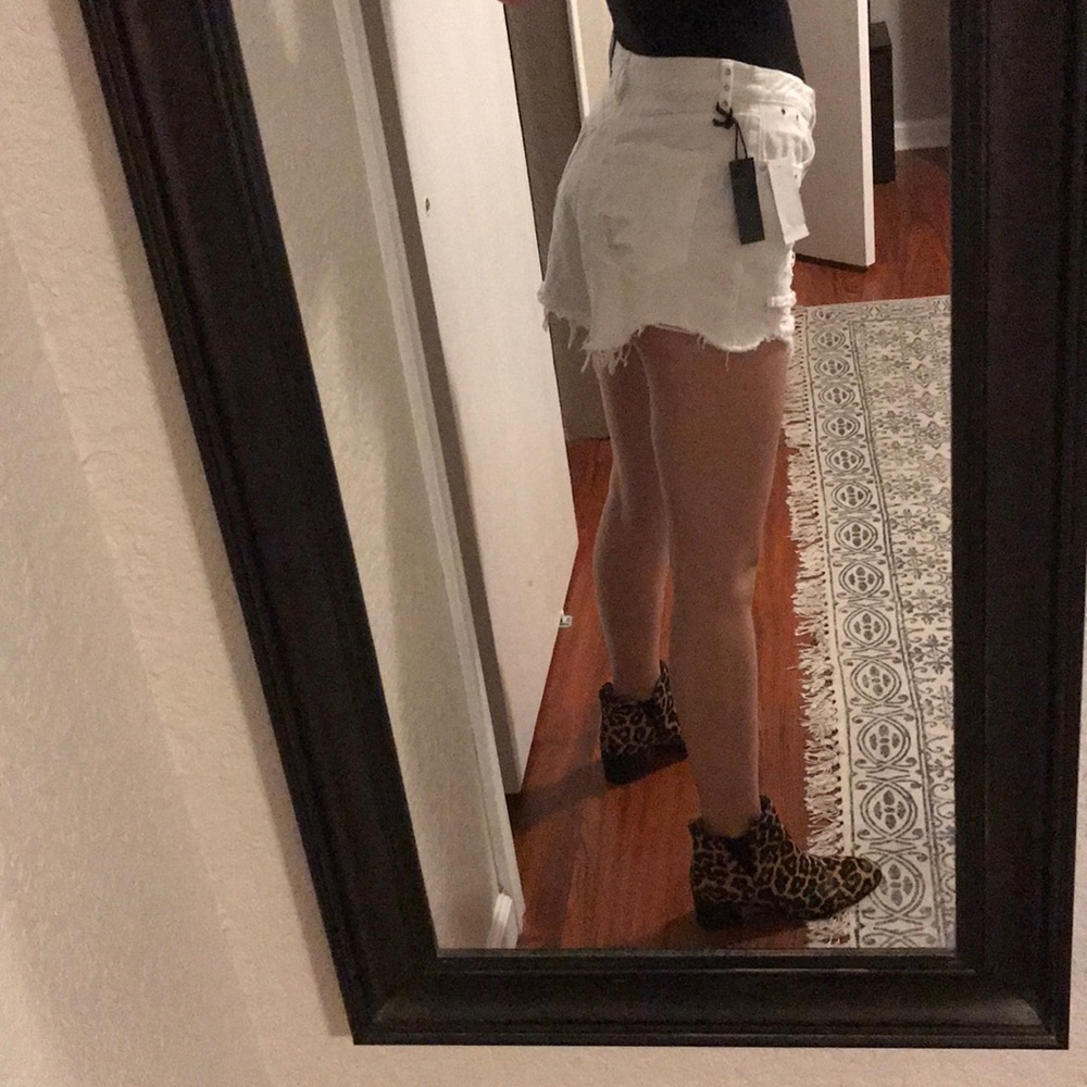 Blank NYC vintage high rise shorts white sz 28